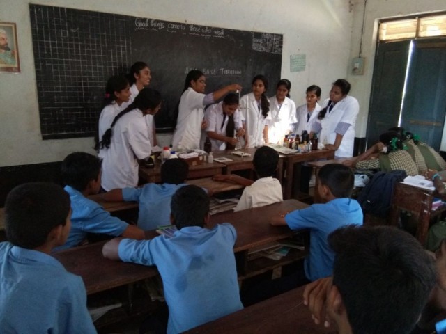 Experiment demonstration in  Govt High School, Kolalgiri on 15-11-2017